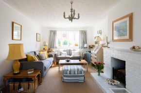2 Admirals Walk by Aldeburgh Coastal Cottages